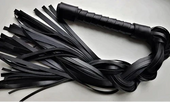 BDSM 101: Floggers (how to choose and use a flogger) House of Dasein