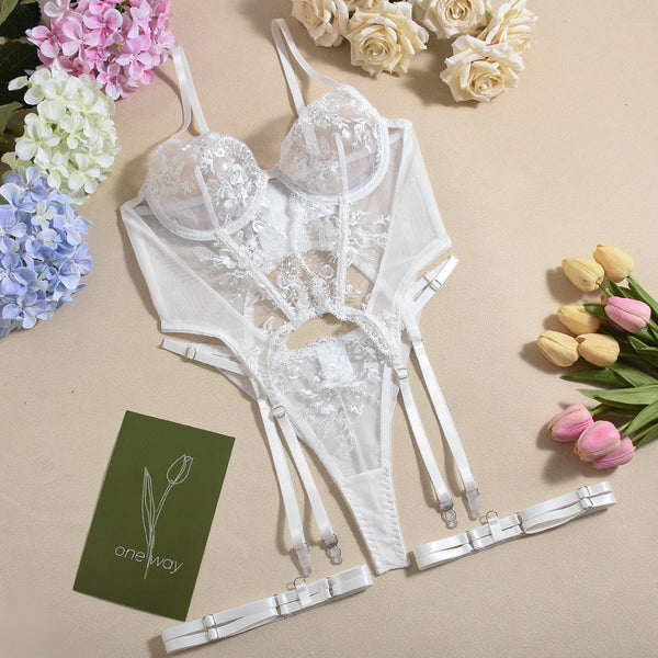 Xl White 3 Piece Embroidered Lace Lingerie Set With Boned Corset Seductive Elegance Bras & Bra Sets